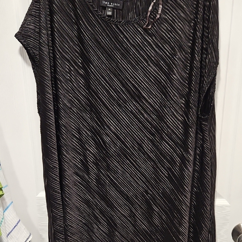 COMO BLACK Woman Black Pleated Top - 2X